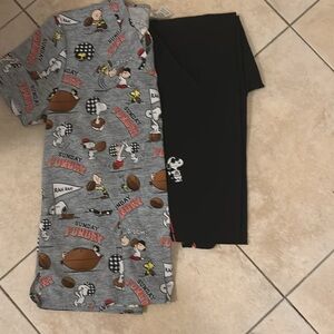Peanuts scrub set